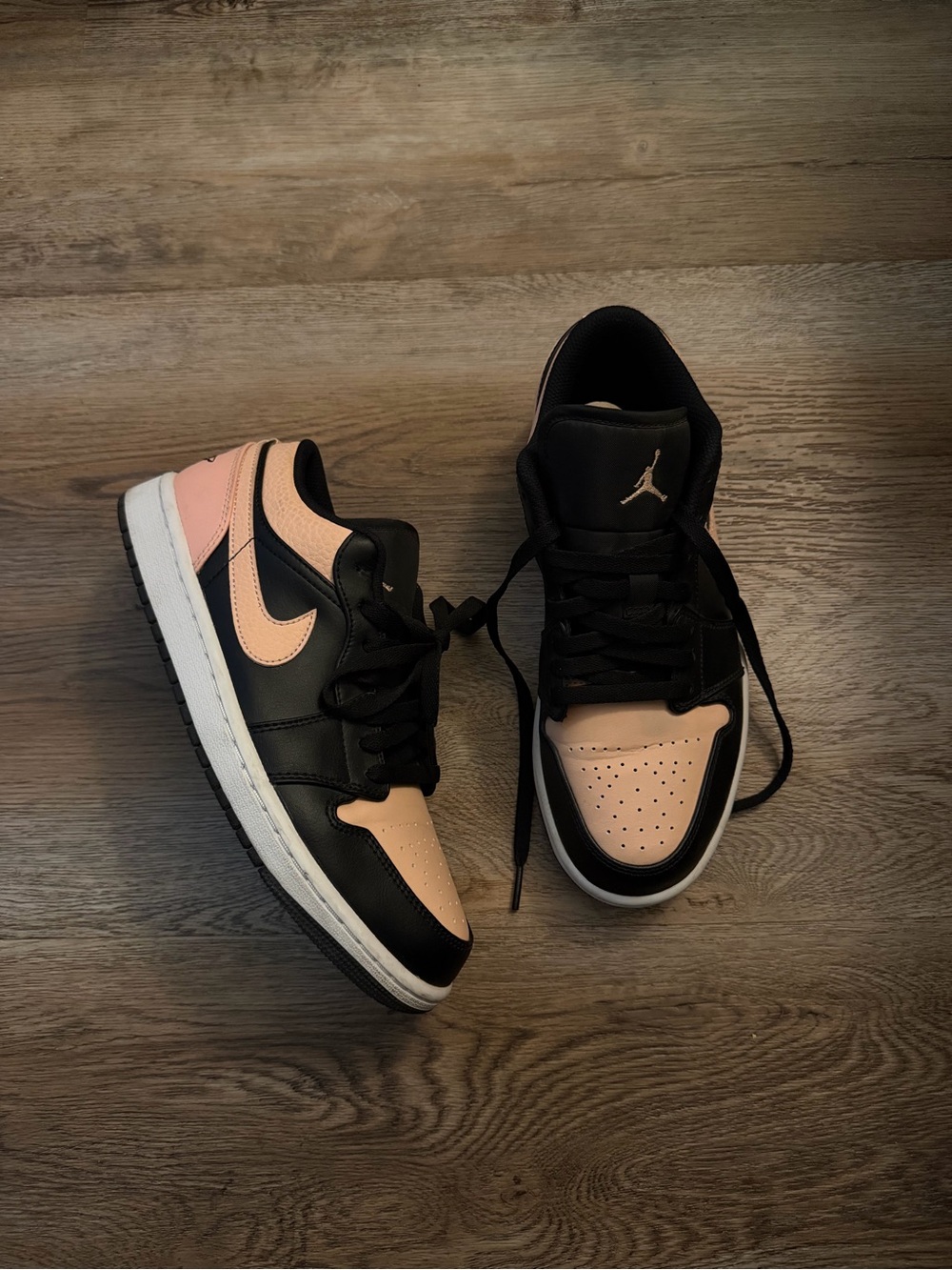 Jordan Low Top Sneakers in Black and Peach